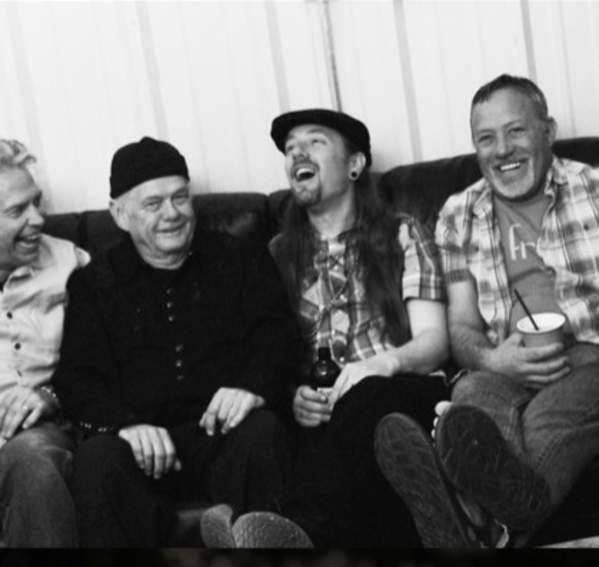 Music in the Grapevines - Stray Grass