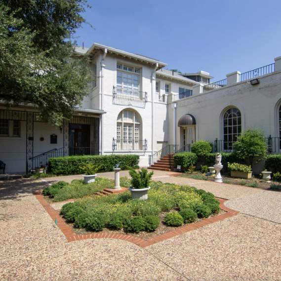 Woman's Club
