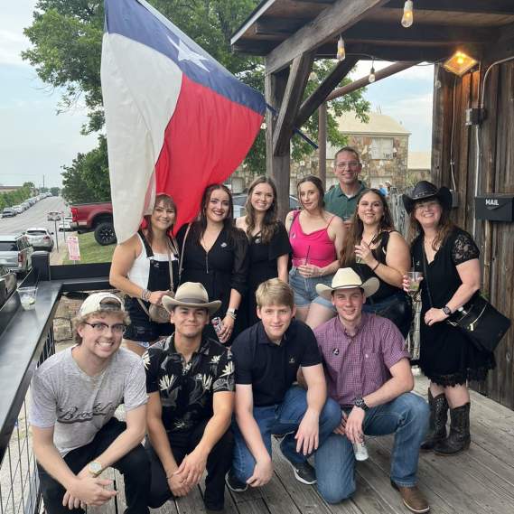 Fort Worth Crawling - Stockyards History Tour Pub Crawl
