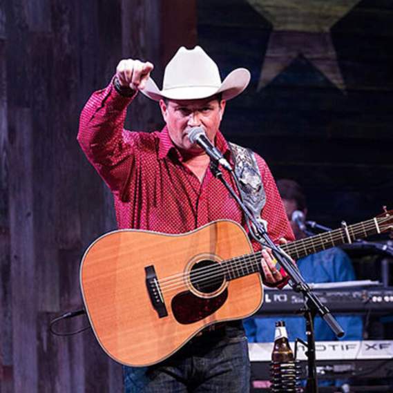 Tracy Byrd at Billy Bobs
