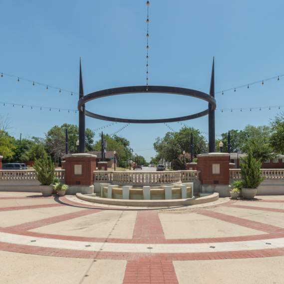 Evans Avenue Plaza