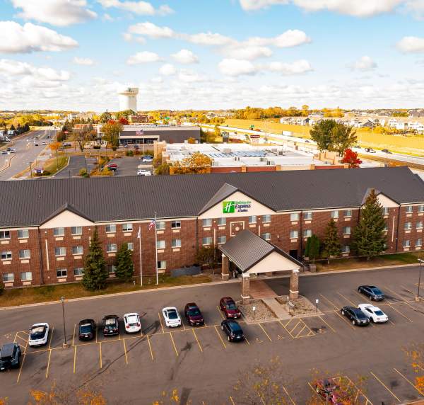 Holiday Inn Express & Suites St. Paul-Woodbury
