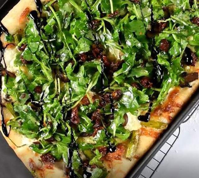 Dave's Fresh Marketplace: Spring Burrata Pizza