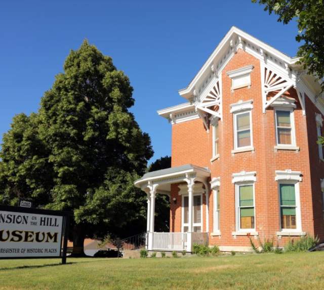 Mansion on the Hill Ogallala