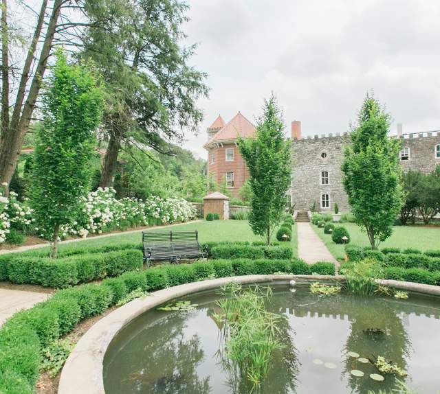 Garden-at-Castle-and-Key-Distillery-1-sm