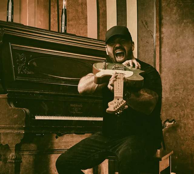 LIVE MUSIC at Lake Mac Casino: Damien Gunn Band