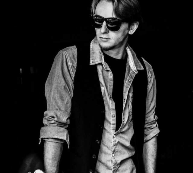 Live Music at Lake Mac Casino: Shaun Peace Band