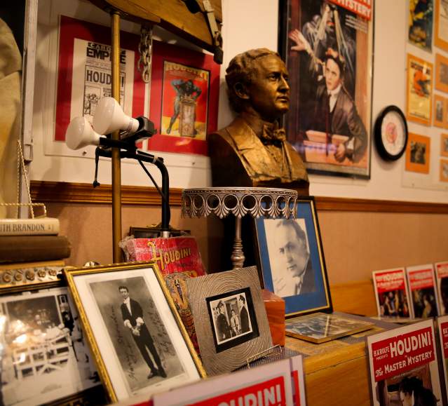 Houdini Museum & Magic Show in Scranton, PA