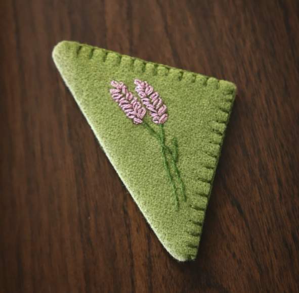 Corner Bookmark: Felt & Embroidery Workshop