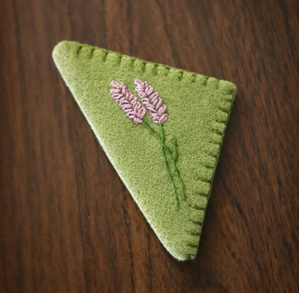 Corner Bookmark: Felt & Embroidery Workshop