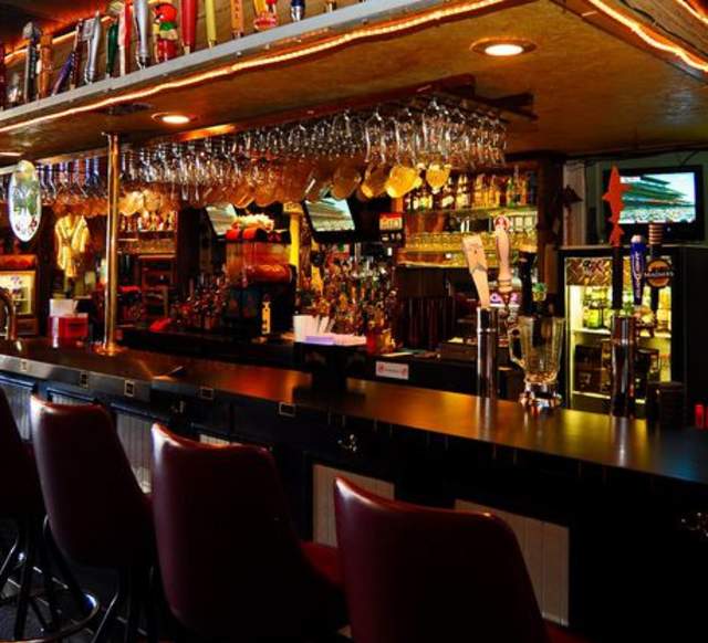 Cozzy's Comedy Club &amp; Tavern