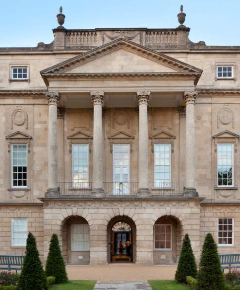 An exterior view of the front of The Holburne Musuem in Bath