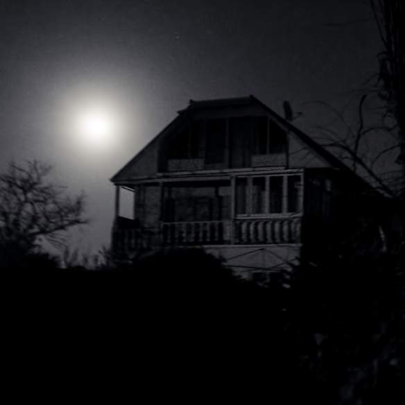 Hauntedhouse_stock