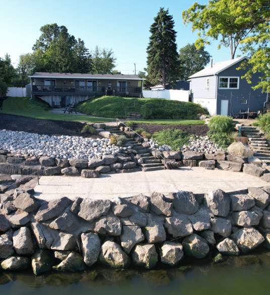 5 Bedroom Lakefront Home