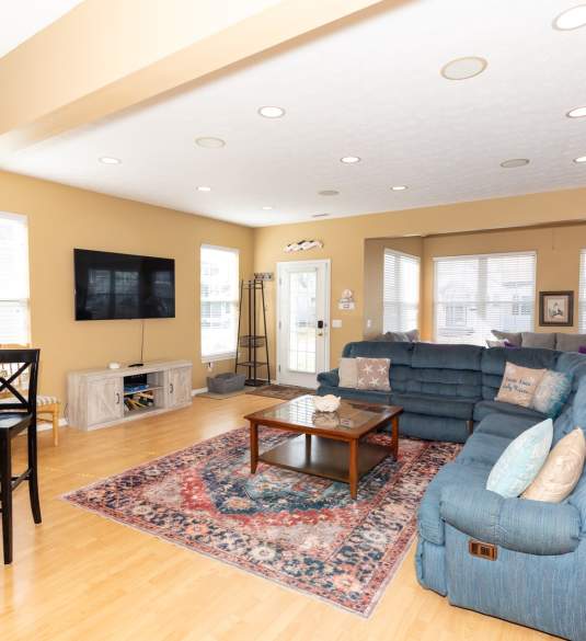 5 Bedroom Beach House in Old Homestead