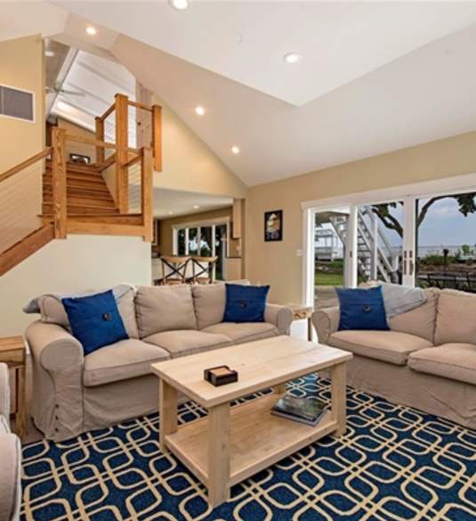 Beachfront 5 BR Steps to Cedar Point