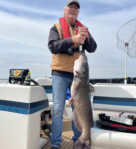 Angry Floater Fishing