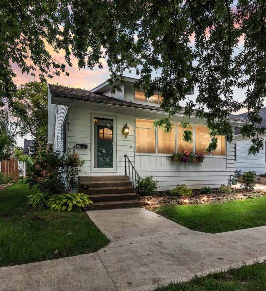 Leslies Lake House
