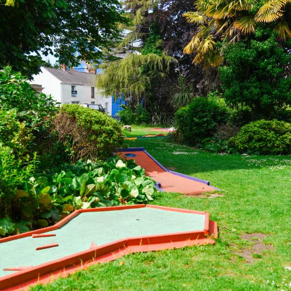 southend gardens mini golf