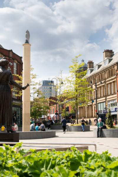Manchester to Oldham: A Simple Day-Trip Itinerary