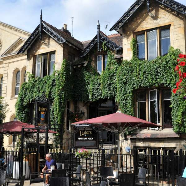 Tailors pub Cheltenham exterior