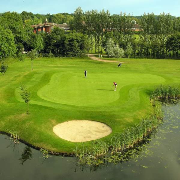 Golfing in Coventry and Warwickshire: The Ultimate Guide