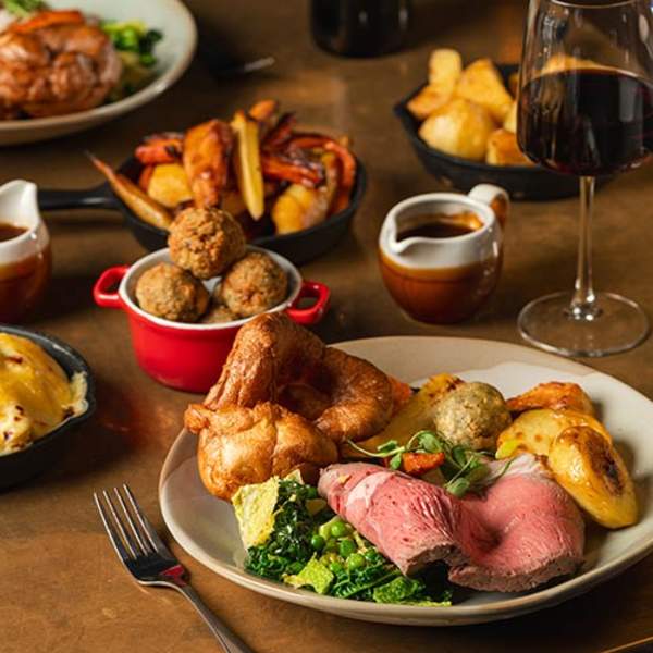Best Sunday Roasts in Coventry: A Foodie Guide for Visitors