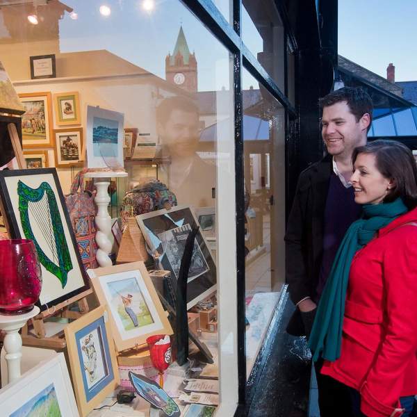 Shopping Couple Store