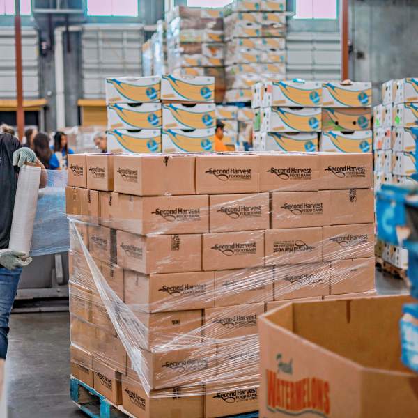 Visit Orlando and OCCC joint volunteer opportunity at Second Harvest Food Bank