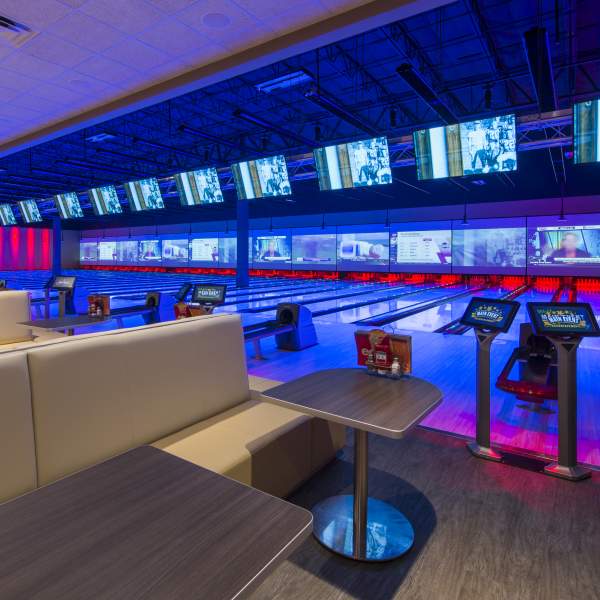 Main Event Orlando bowling lanes