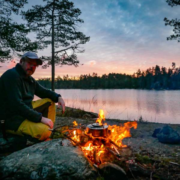 Trømborgfjella ved bålet med Sten Ihlebakke i Helt Vilt og Event Partner Norge