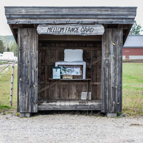 Melkerampe med utsalg av lokale varer