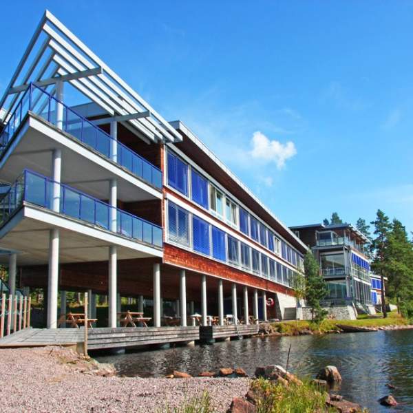 Hotellet som ligger praktisk talt i kanalen