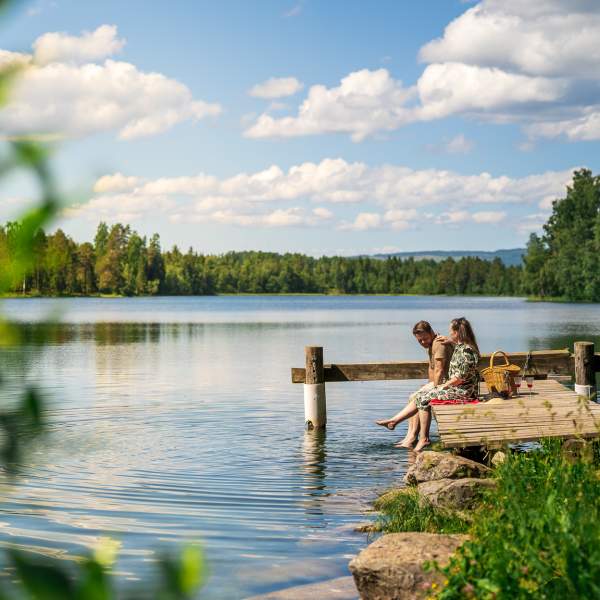 Sommeridyll på bryggekanten i Gjøvikregionen