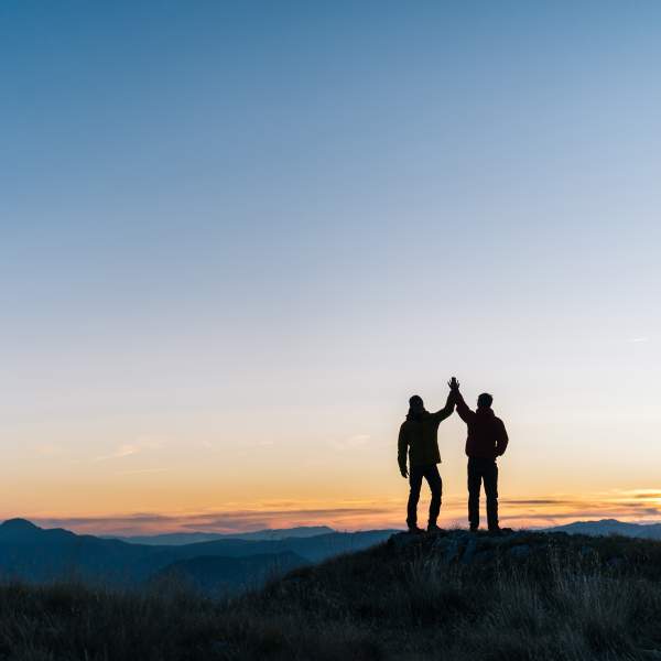 people on the horizon