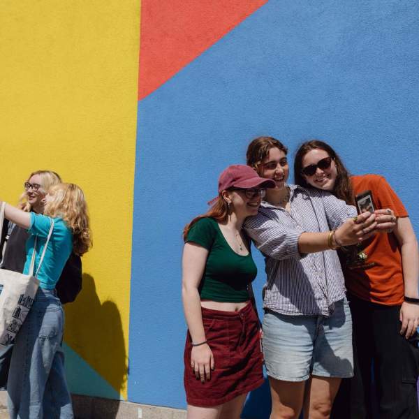 teens taking selfies