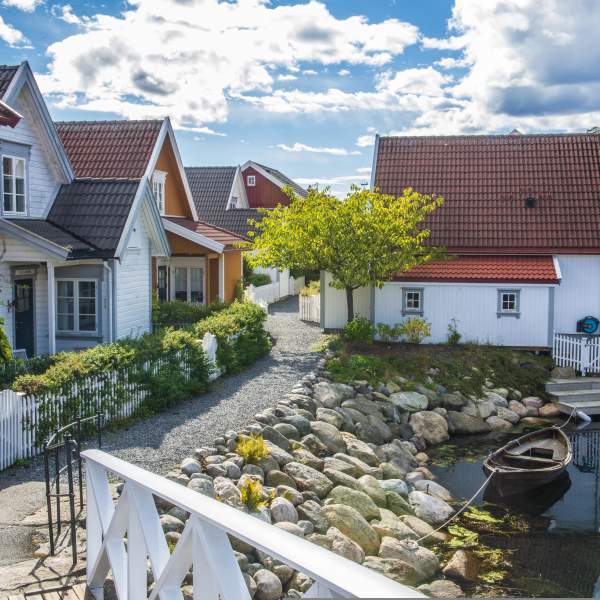 hytter ved sjøen