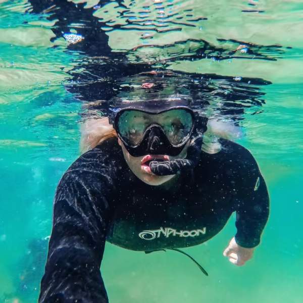 Snorkling by Gjeving