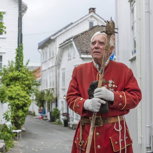 Vekter John Thomas Axelsen i Øvregata i Risør