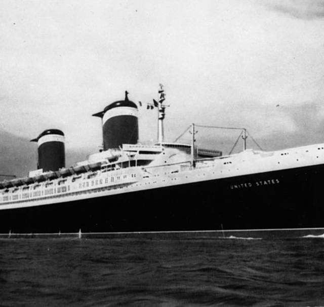 SS United States iconic smokestacks grace Mobile’s skyline ahead of new underwater assignment