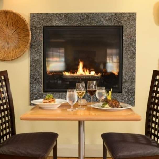 Zees Wine Bar & Grill