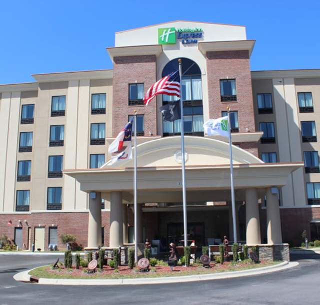 Holiday Inn Hope Mills