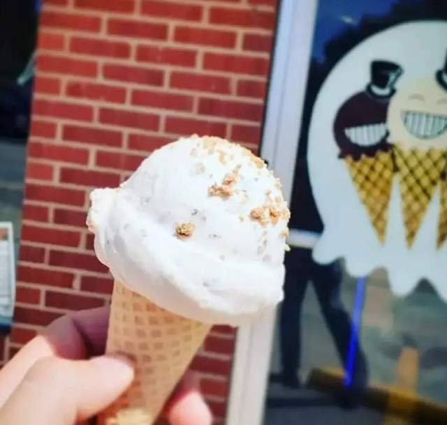 The Mad Hatters Ice Cream Shop
