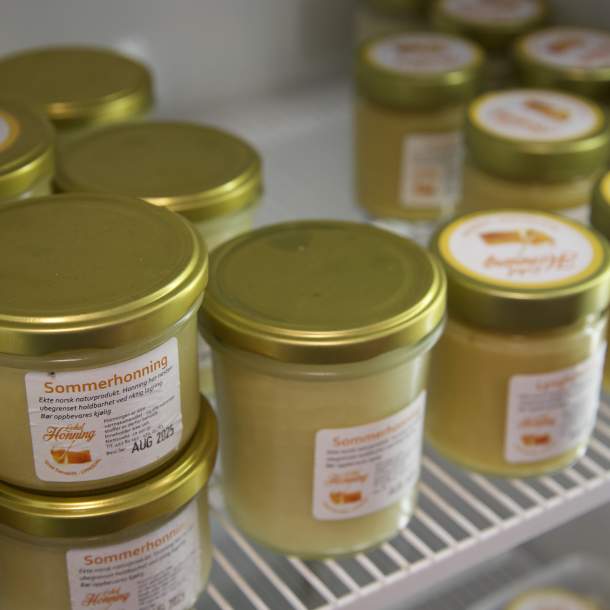 Glass med lynghonning, sommerhonning fra lokale produsenter.
