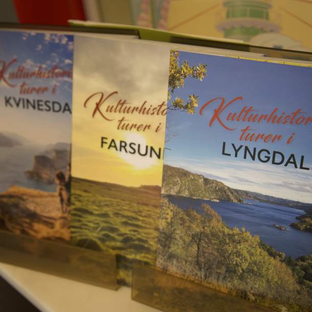Bøker om kulturhistoriske turer i Lyngdal, Farsund og Kvinesdal.