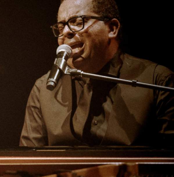 Gregory Charles Une voix, dix doigts