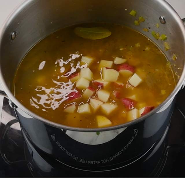 Dave's Fresh Marketplace: R.I. Clam Chowda