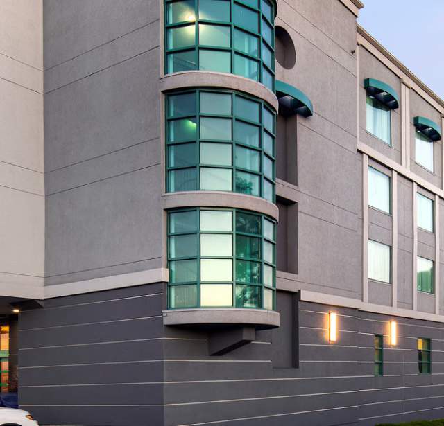 Four Points by Sheraton Hotel & Suites