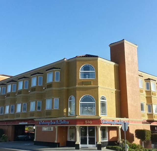 Gateway Inn & Suites