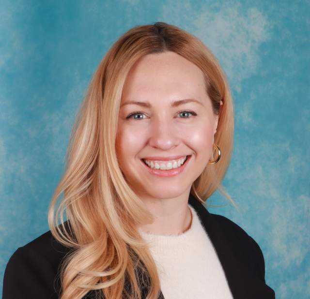 Shelley Hall professional headshot.